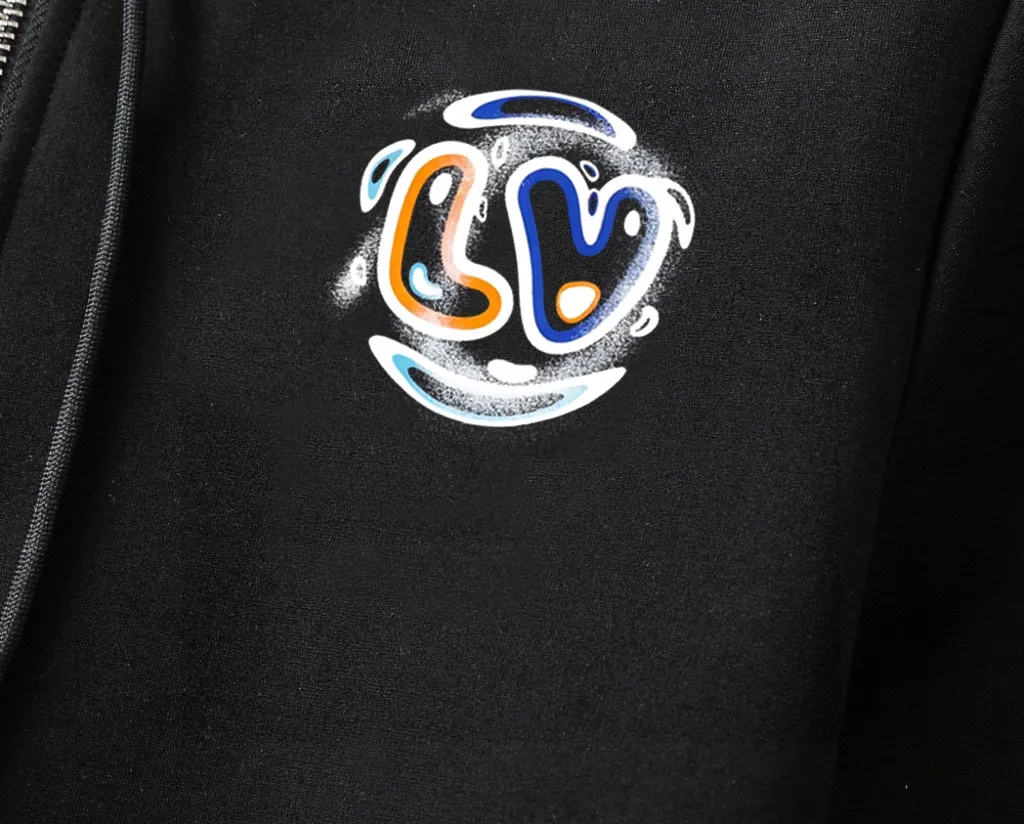 🅿️460 brand [LV Louis Vuitton] (velvet and thickened) 2025 autumn and winter new products, celebrities’ favorite fashion-flavored casual suits, clean and neat tailoring, full of urban style. Made of high-quality customized fabrics, the inner warmth is excellent, the hand feels soft and dry, and the upper body effect is crisp and stylish. The three-dimensional cutting process and the pattern are all of high standards, and the silhouette version has the right benefits! It is not tight at all, and you feel good when you wear it. So many top-quality raw materials create high-end products with unparalleled value. It is the first choice for high-end fashion people. (Size: M-4XL can wear up to 200 pounds)
